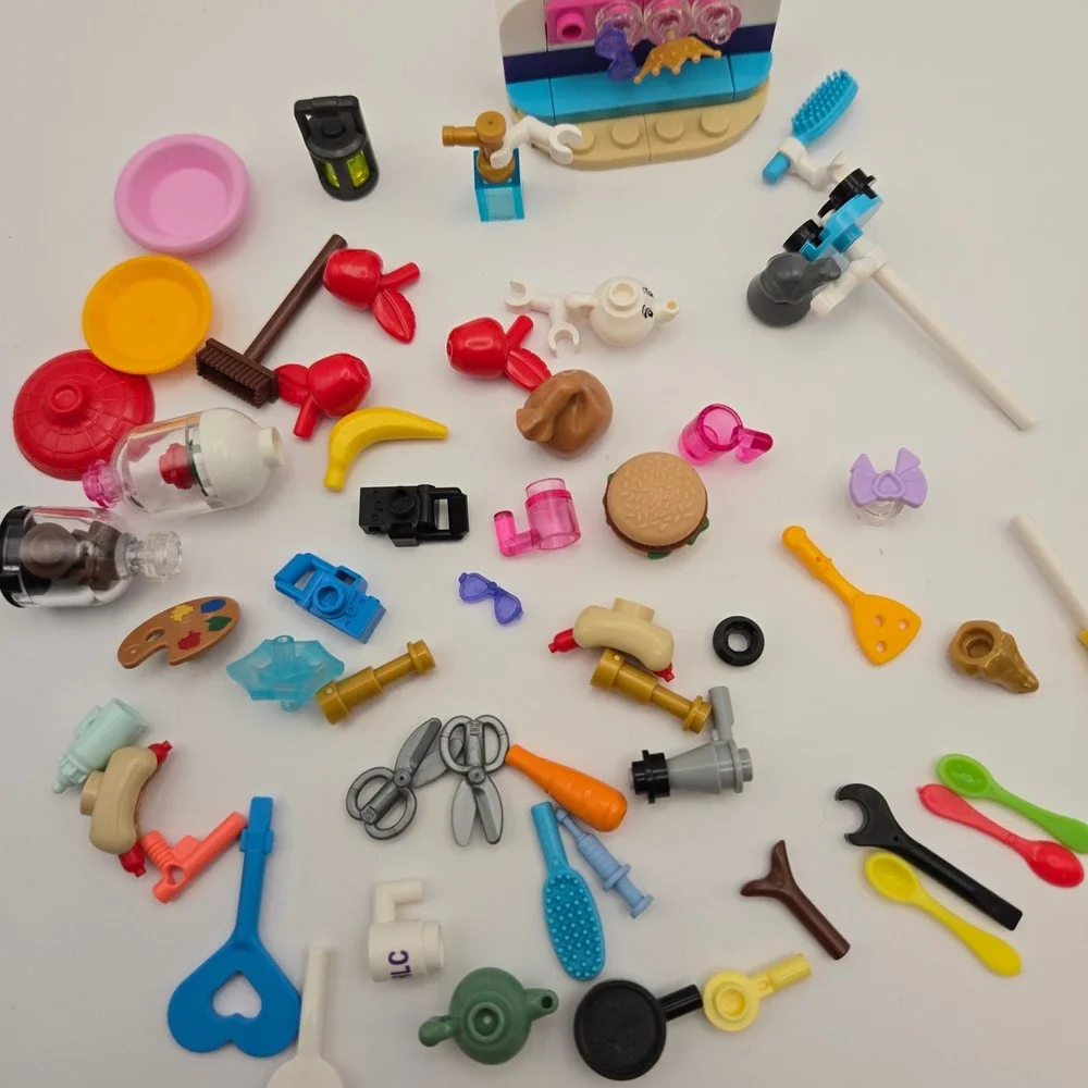 LEGO Friends 22 Mini-doll Figures Lot Heartlake City Aesthetic - Picture 12 of 13